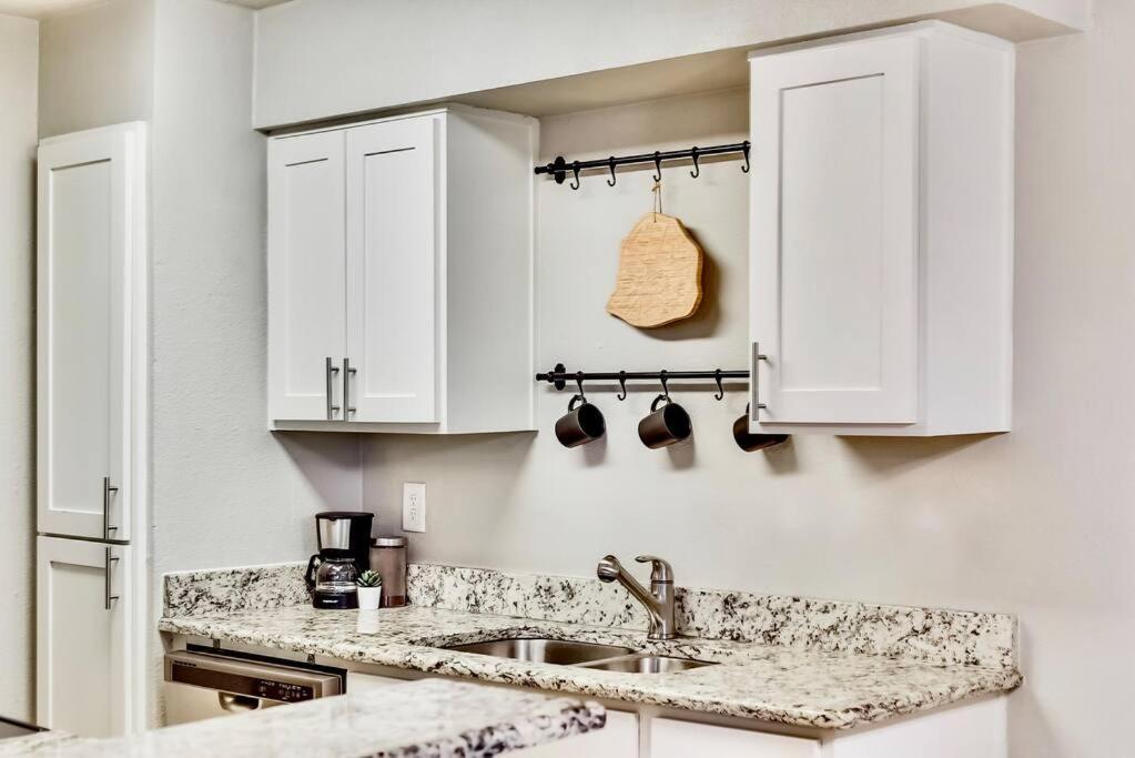 Dallas Boutique Flat + Arboretum Tickets Included Exterior photo